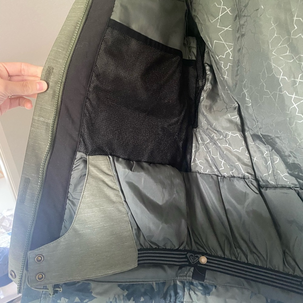 Medium Roxy Snowboarding Jacket - Picture 5 of 8